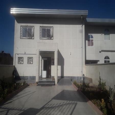 نمای حیاط وساختمان کتابخانه